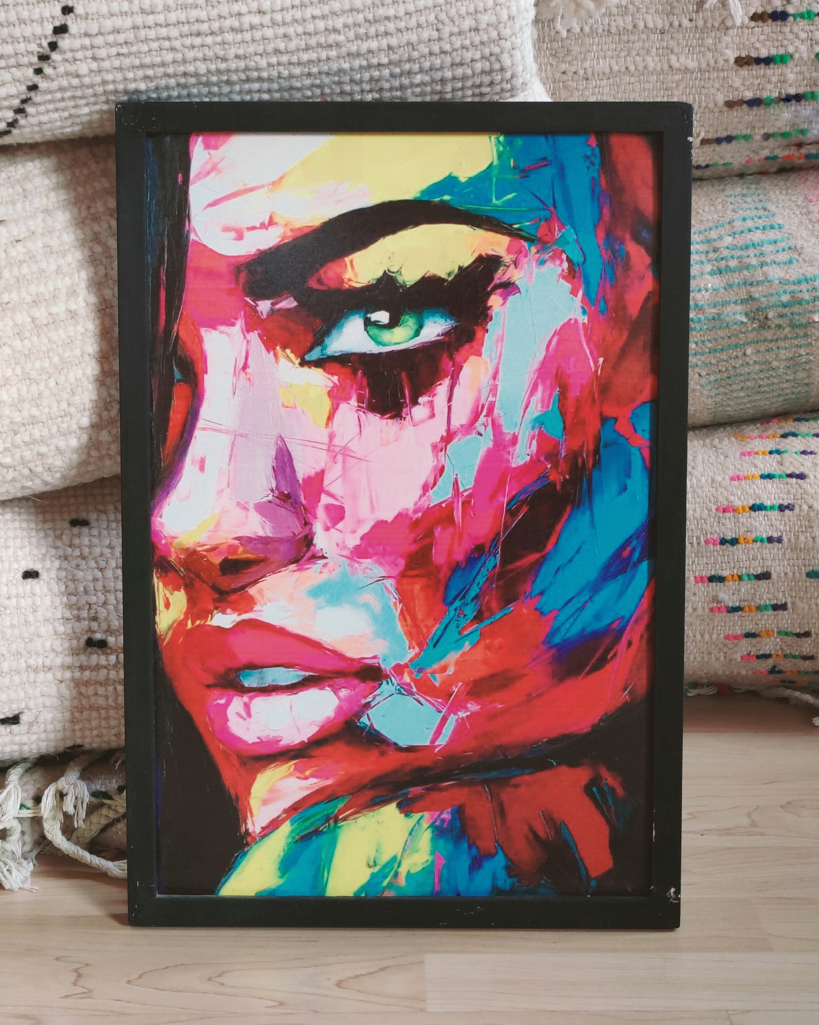 Abstrakte Kunst Frau mit grünen Augen Showroom Hedi Adahmani Davos