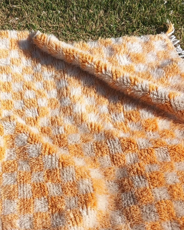 Berberteppich weiss creme orange aus Marokko