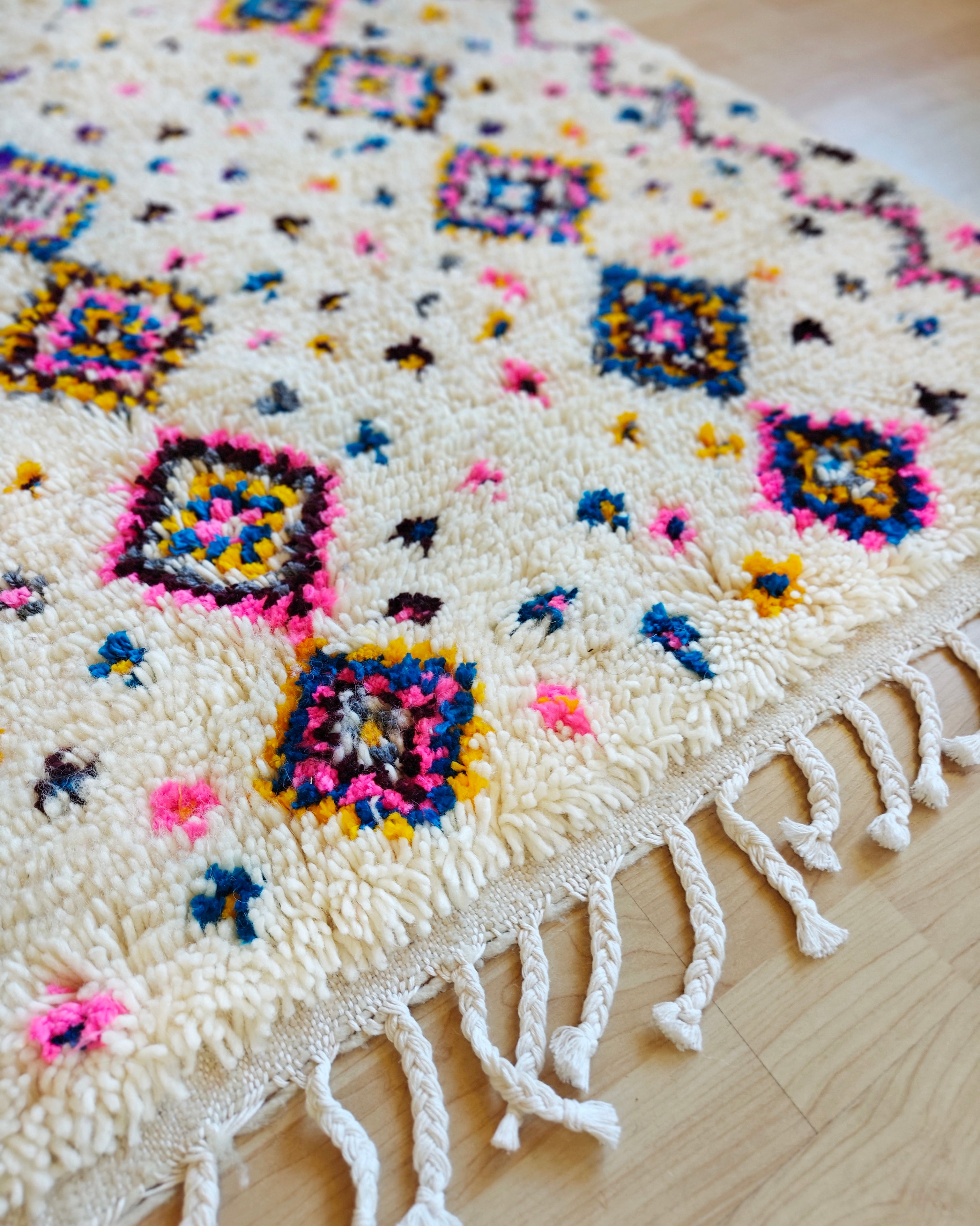 AZILAL Pünktli Teppich 1.5 x 2.5