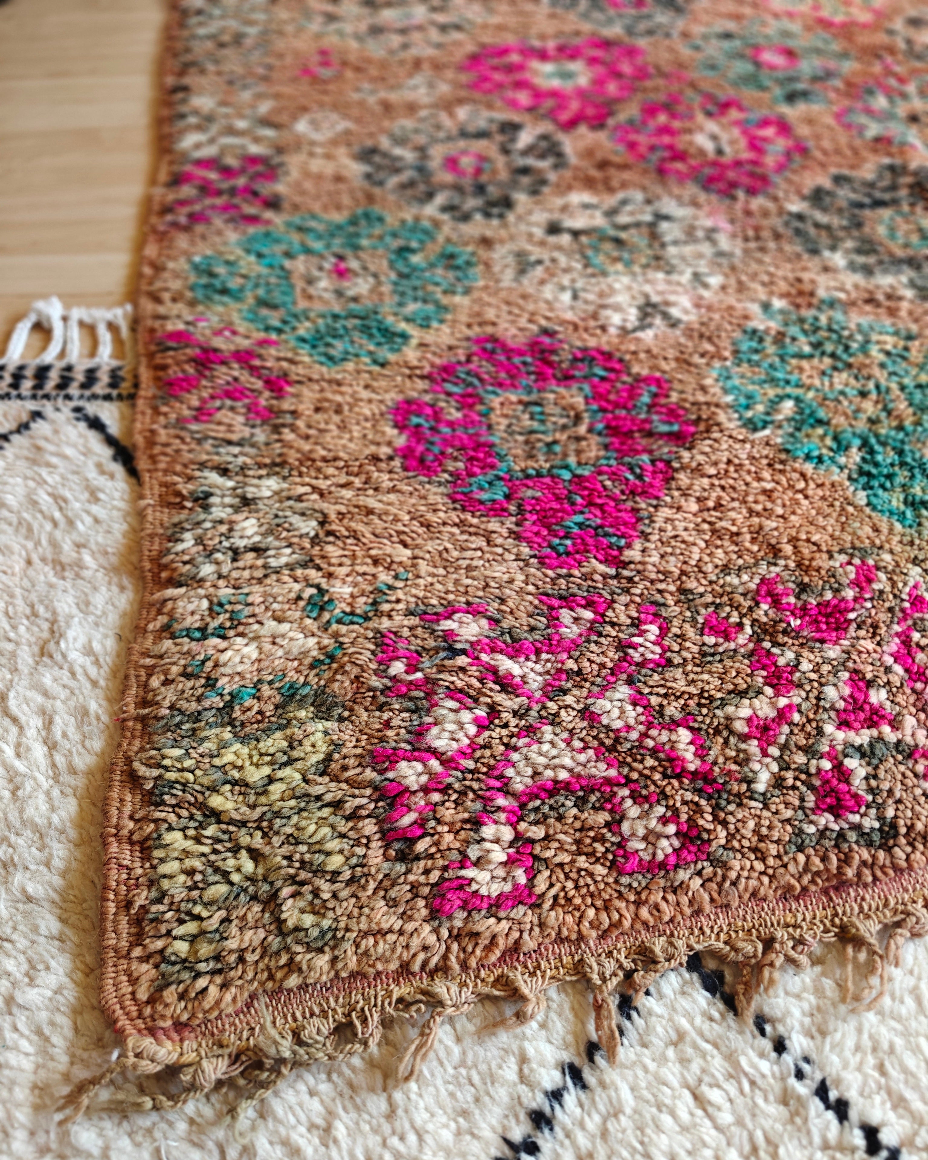 Flowerpower BOUJAAD Vintage Teppich 1.9 x 2.4