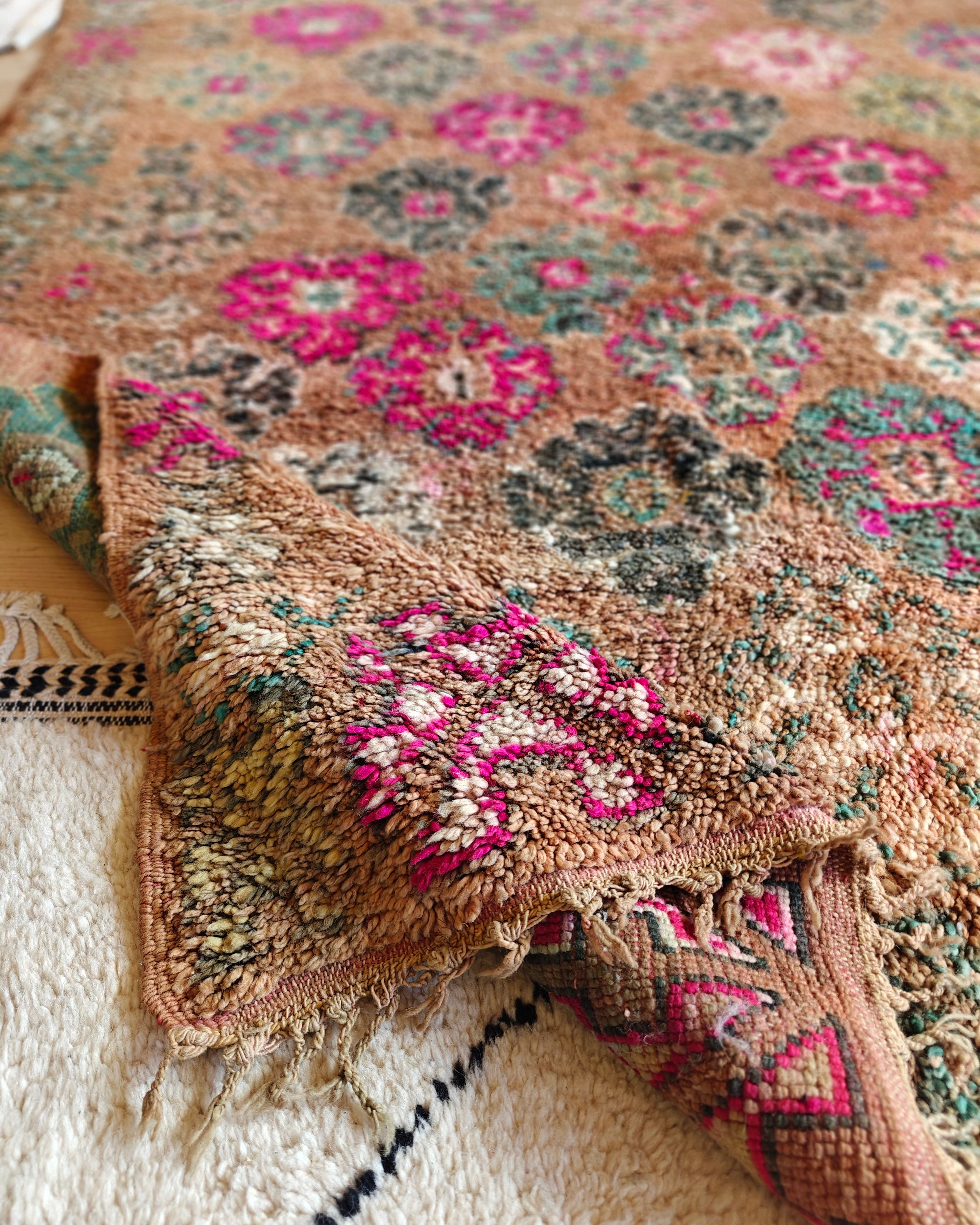 Flowerpower BOUJAAD Vintage Teppich 1.9 x 2.4