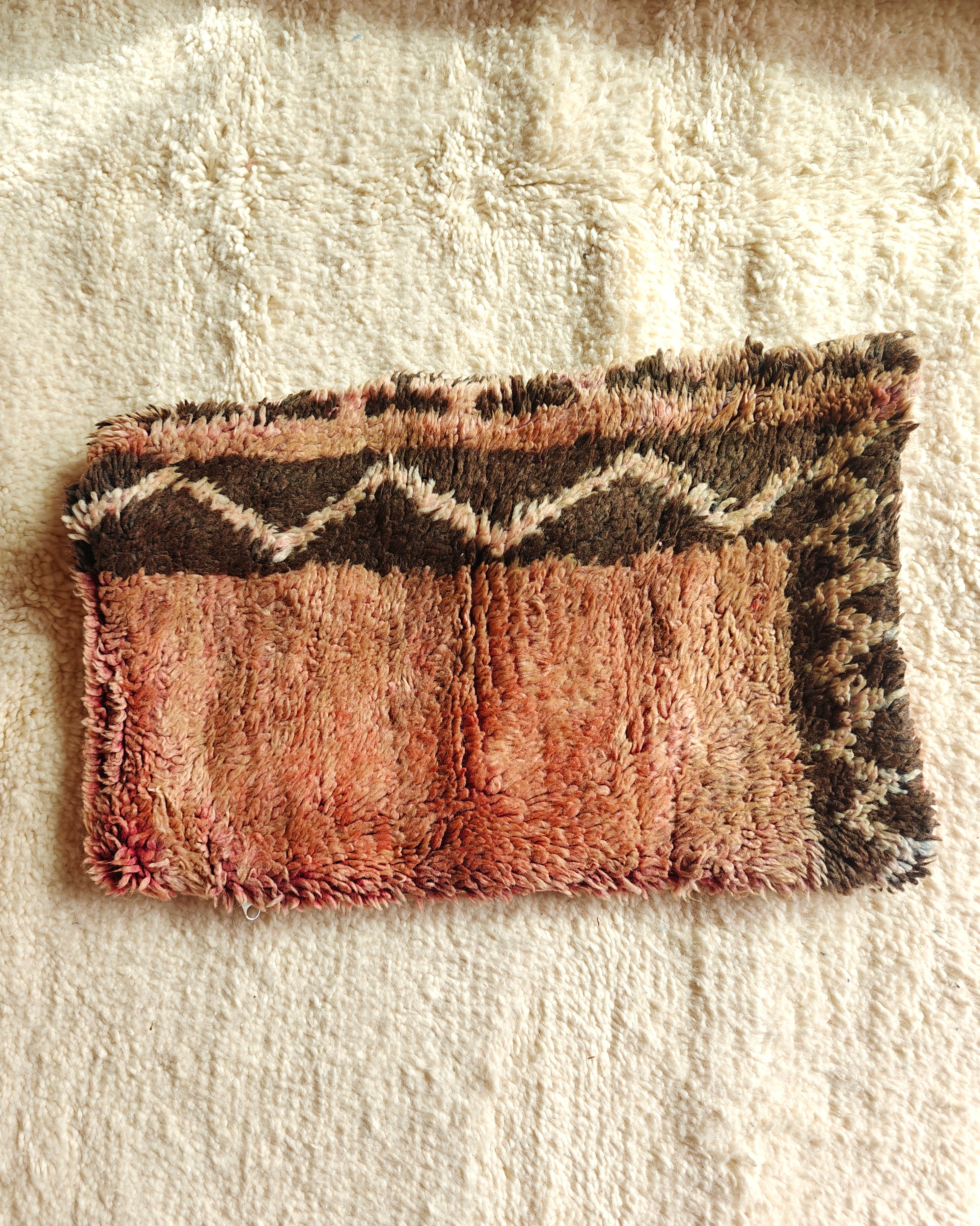 Kissen aus Wolle rostrot