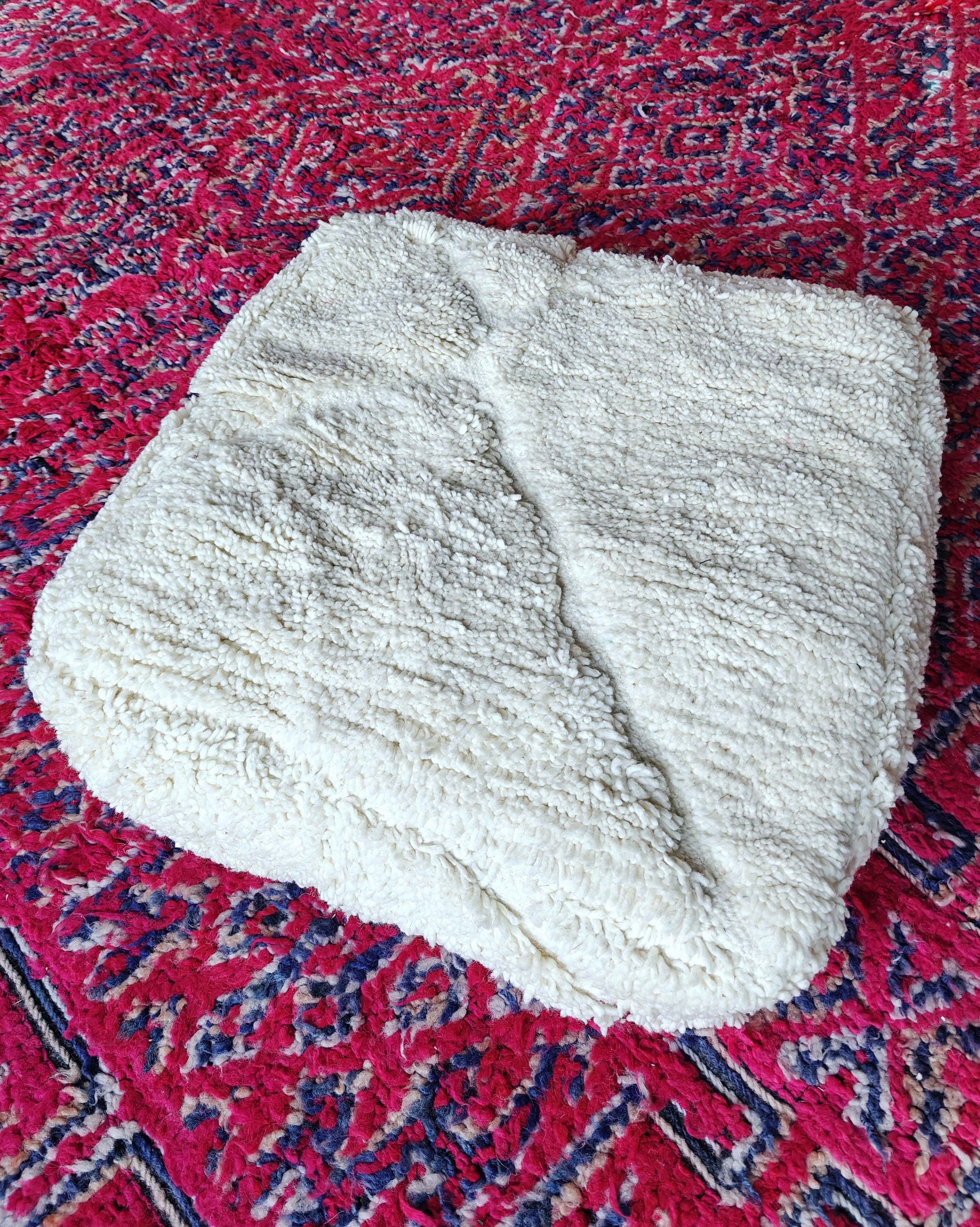 Pouf Sitzkissen weiss aus Marokko geknüpft aus Wolle