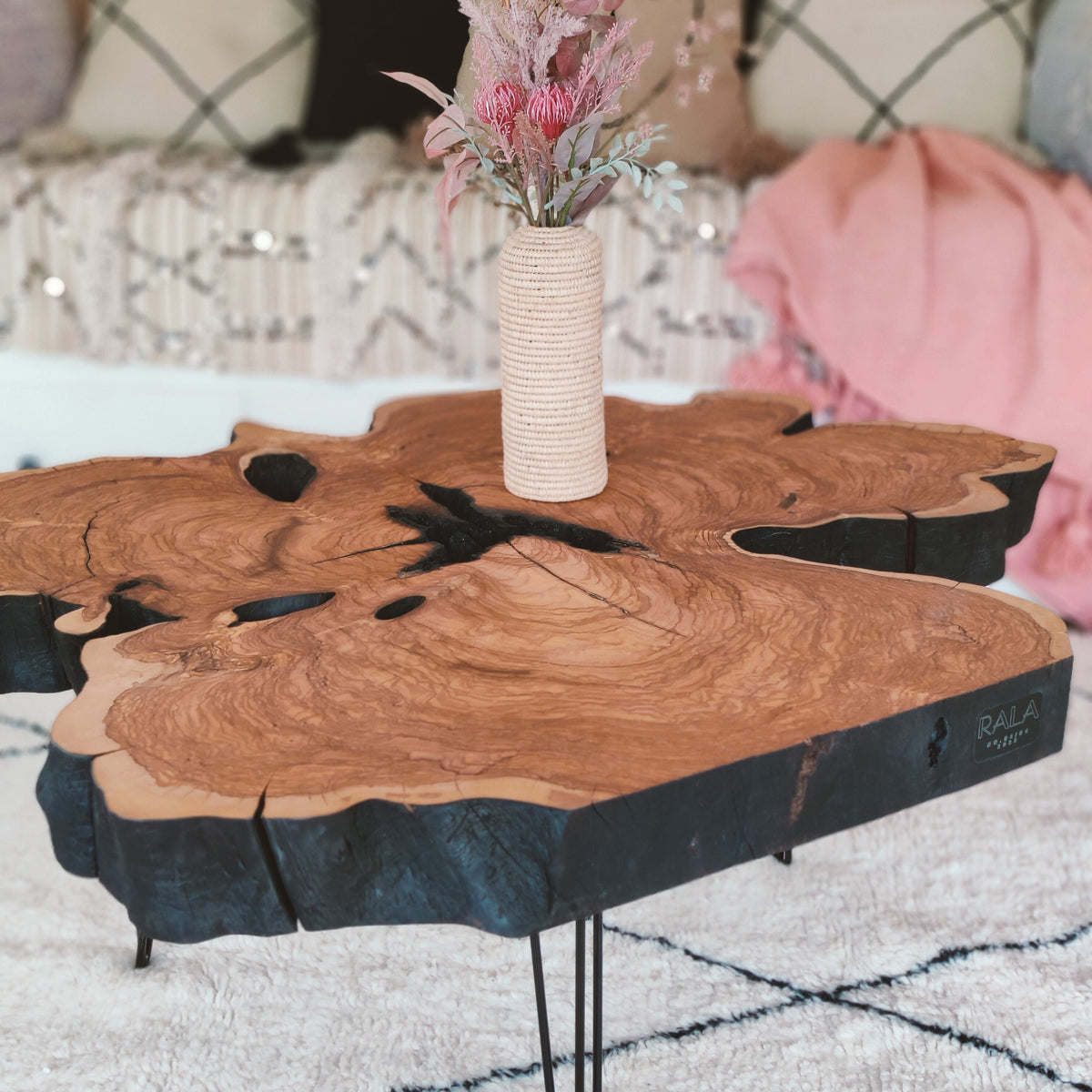 Olivenbaum Tisch von Rala Design sichern