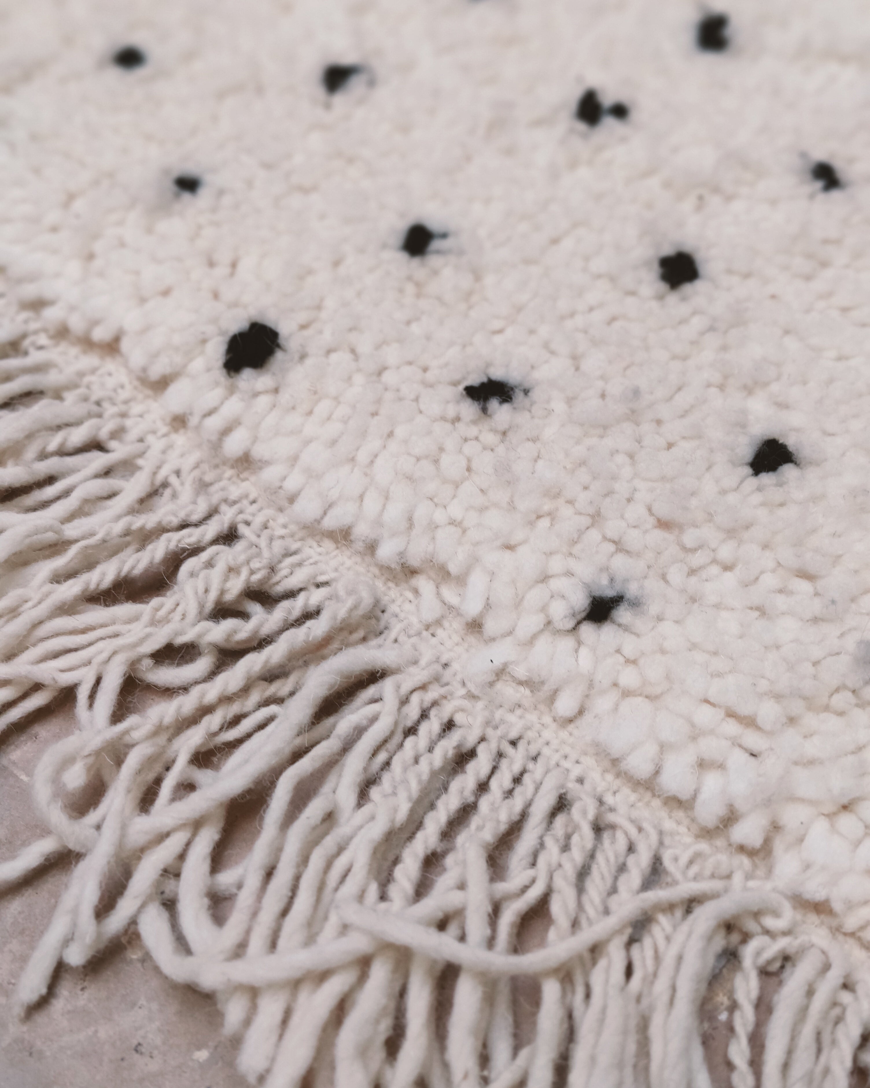 Beni Ourain Teppich aus Wolle geknüpft Fransen