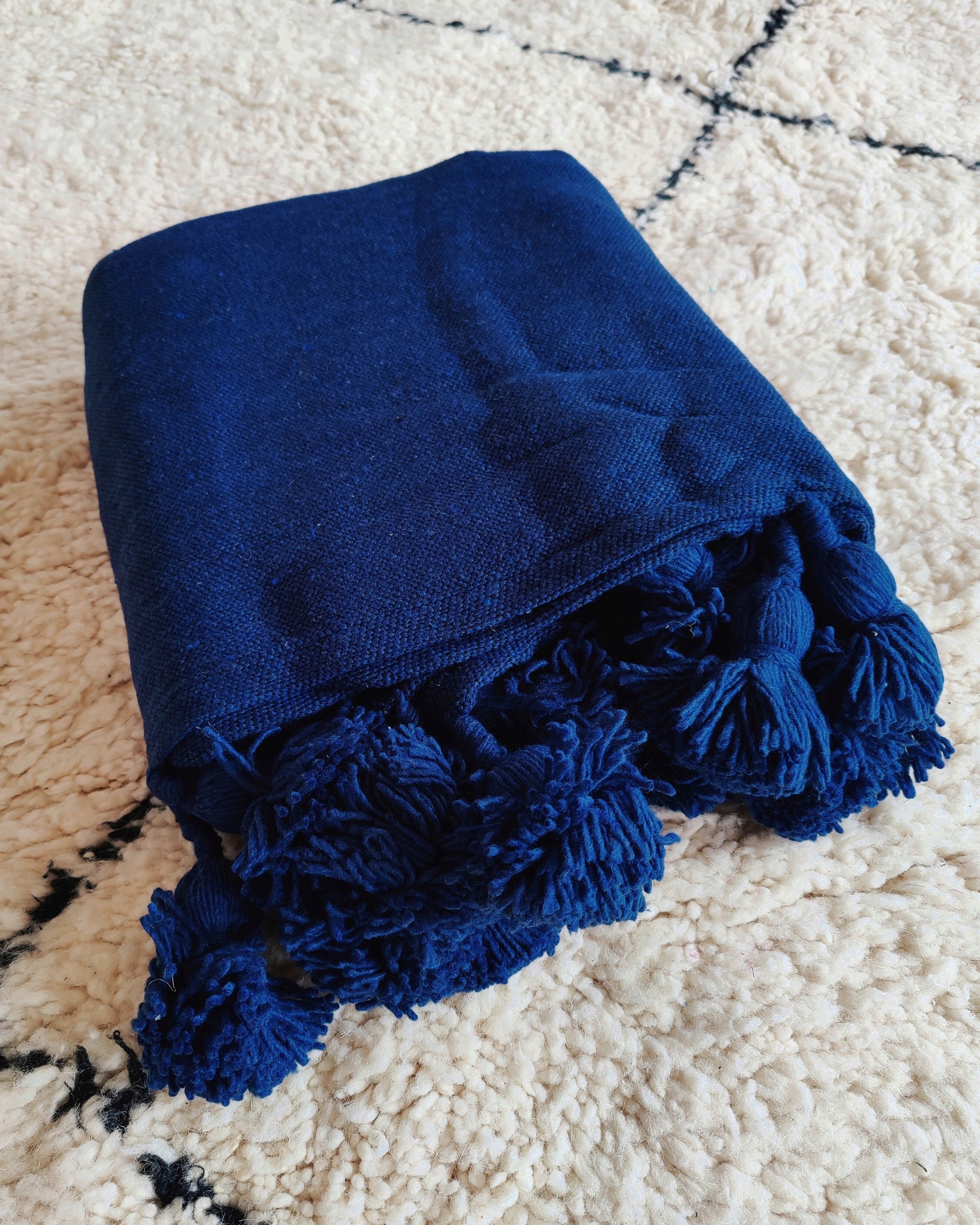 Buy pompom blankets - 8 colors online