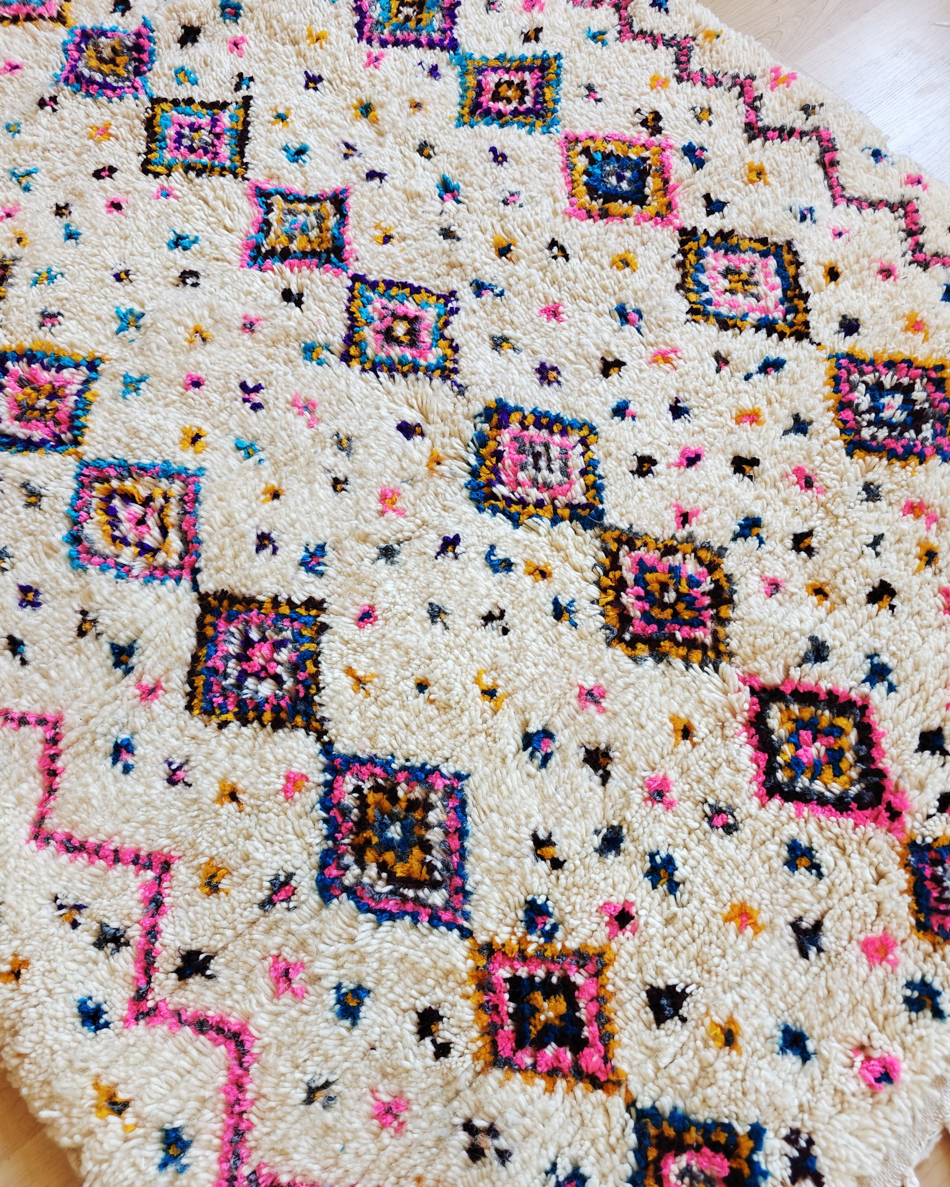 AZILAL Pünktli Teppich 1.5 x 2.5