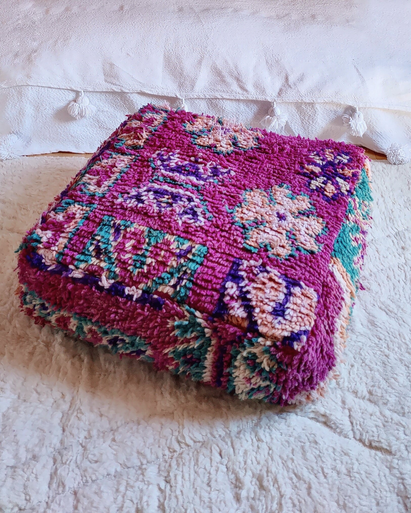 Pouf Sitzkissen aus Marokko lila