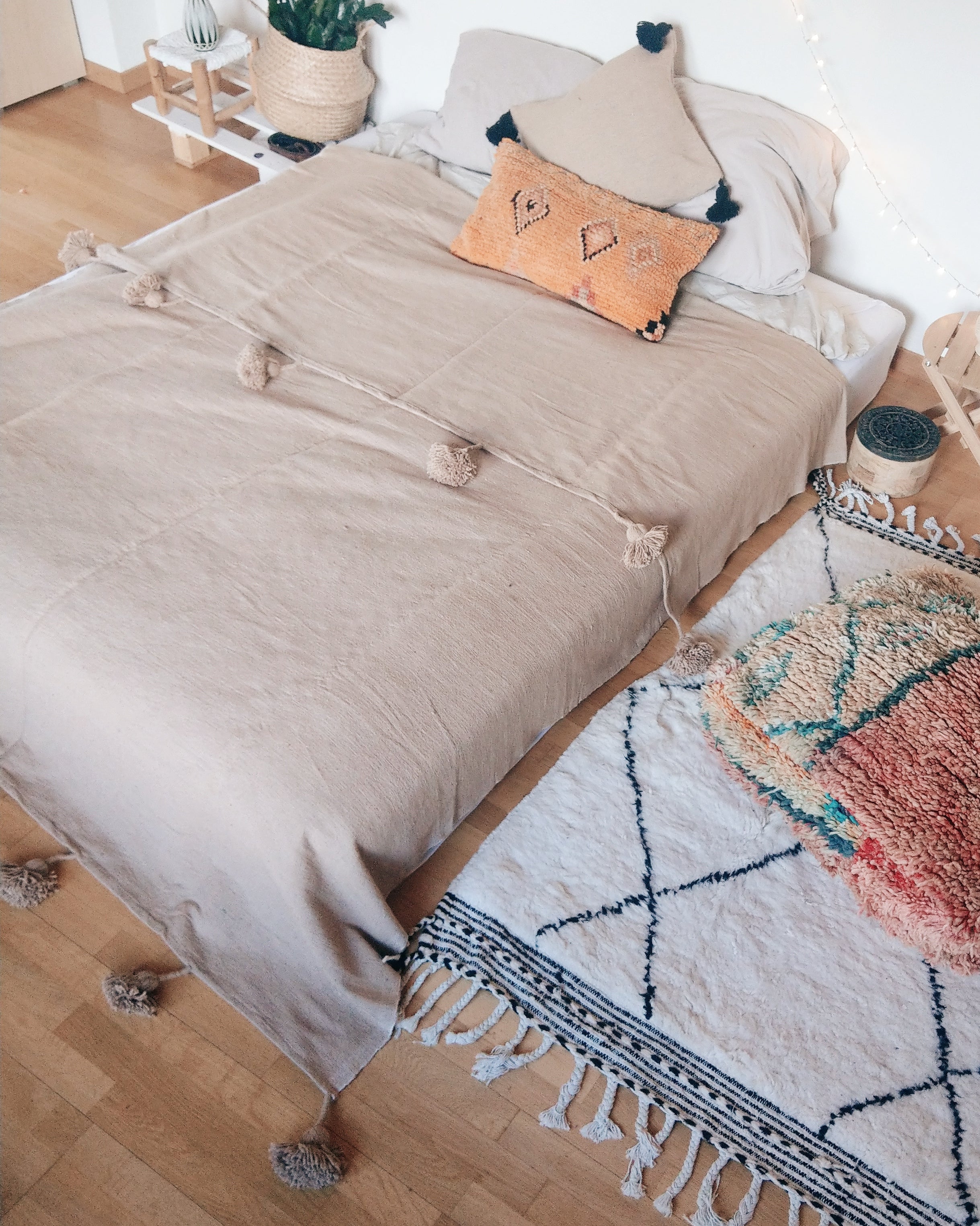 Buy pompom blankets - 8 colors online
