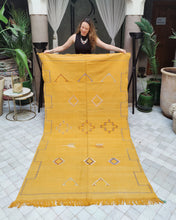 Load image into Gallery viewer, Sabra Kilim Teppich aus Marokko gelb